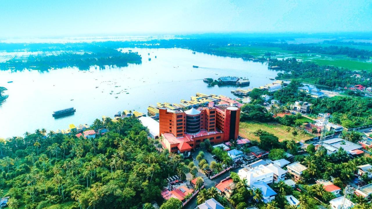 Ramada By Wyndham Alleppey Alappuzha Extérieur photo