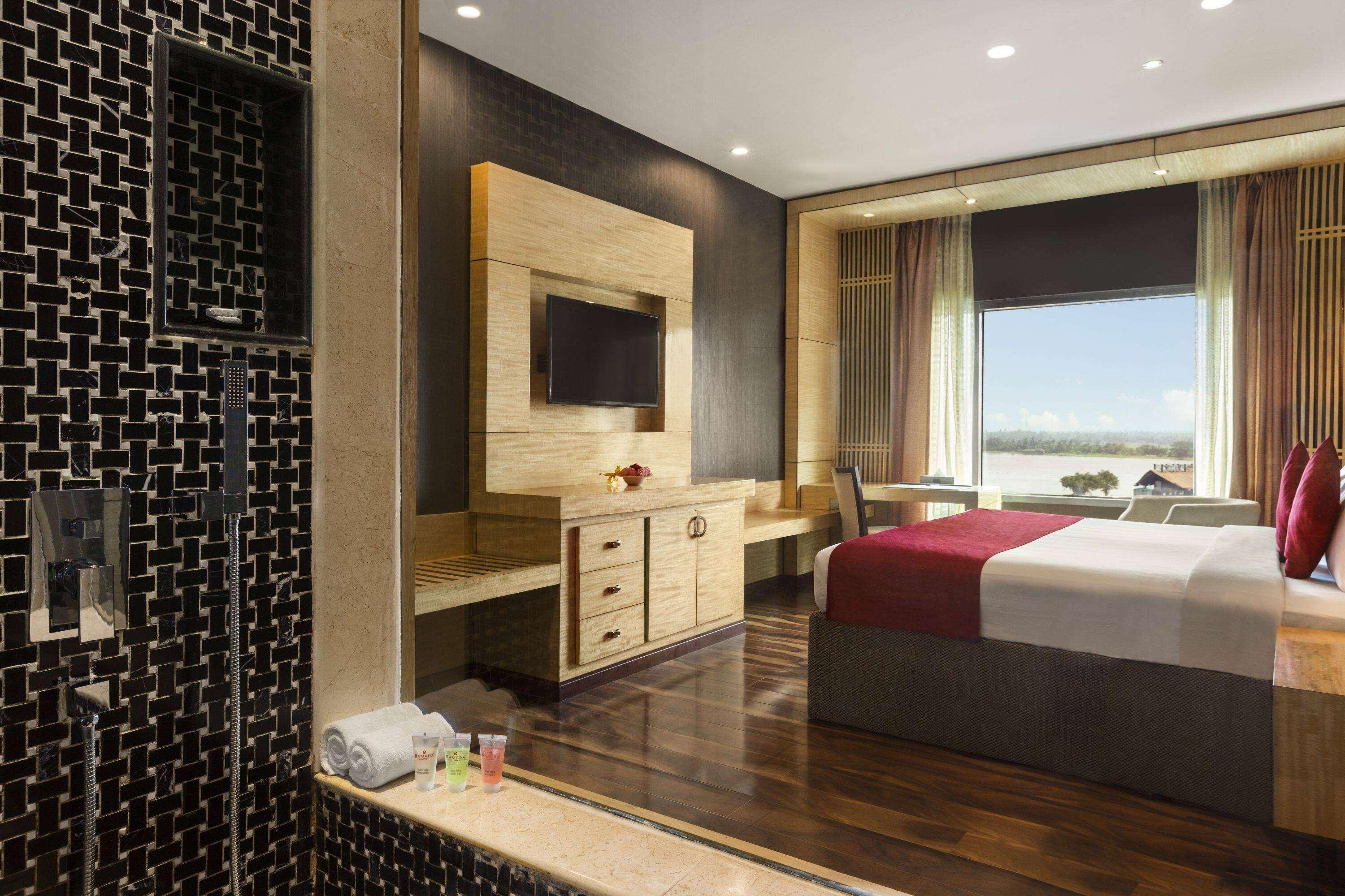 Ramada By Wyndham Alleppey Alappuzha Extérieur photo