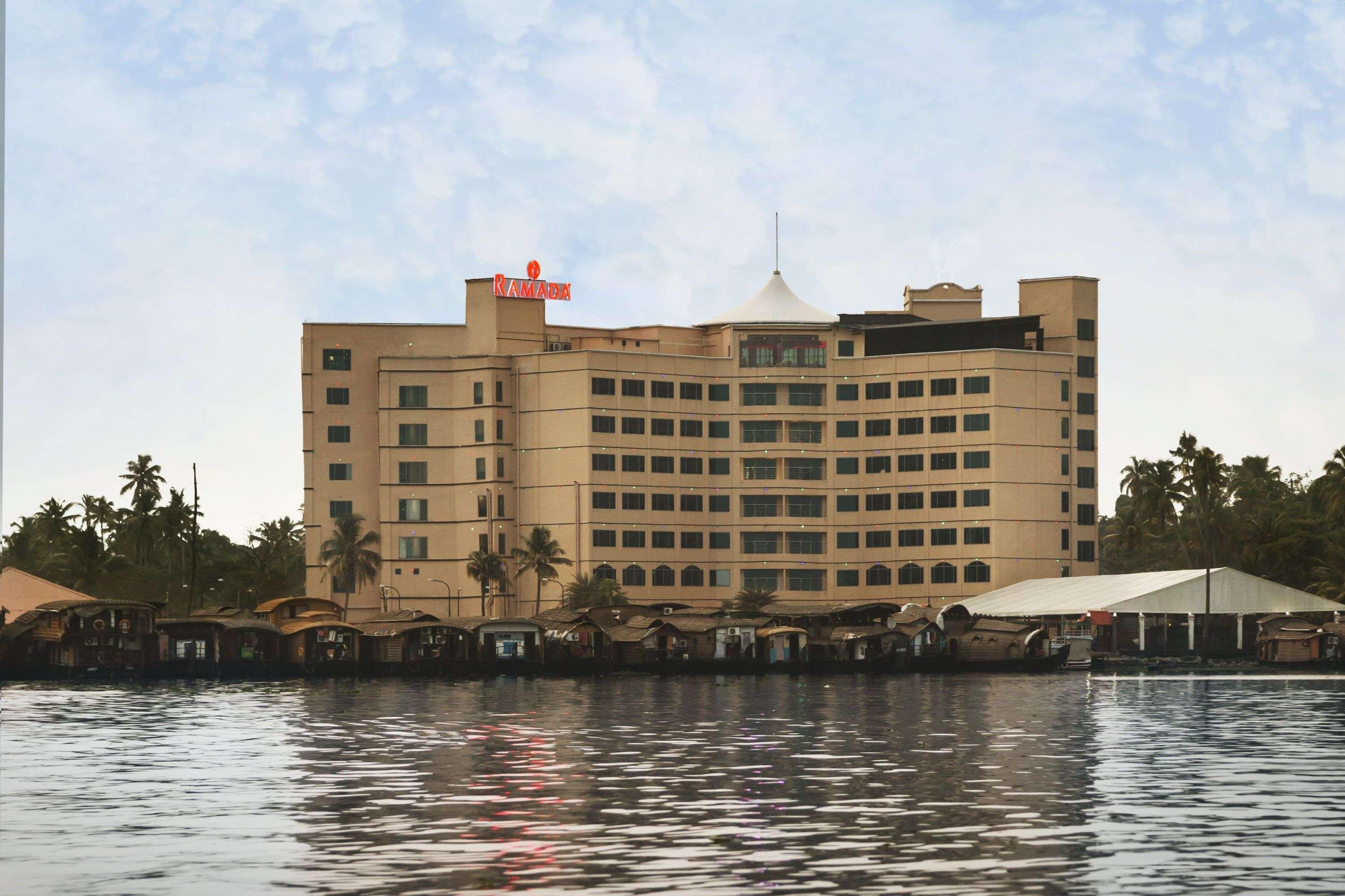 Ramada By Wyndham Alleppey Alappuzha Extérieur photo