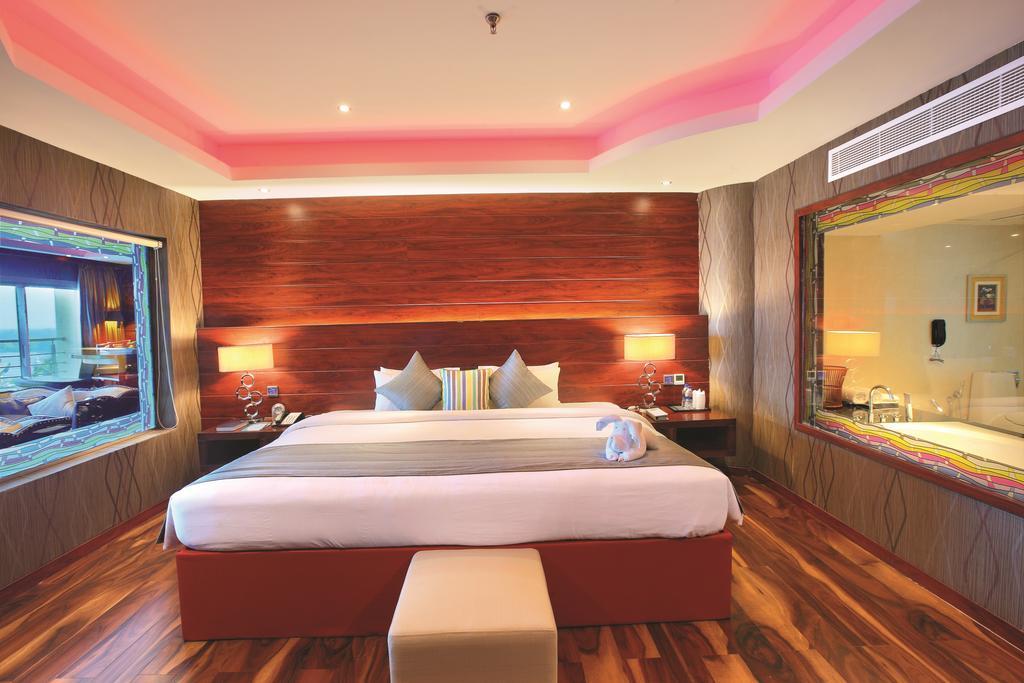 Ramada By Wyndham Alleppey Alappuzha Extérieur photo
