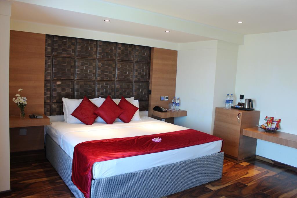 Ramada By Wyndham Alleppey Alappuzha Extérieur photo