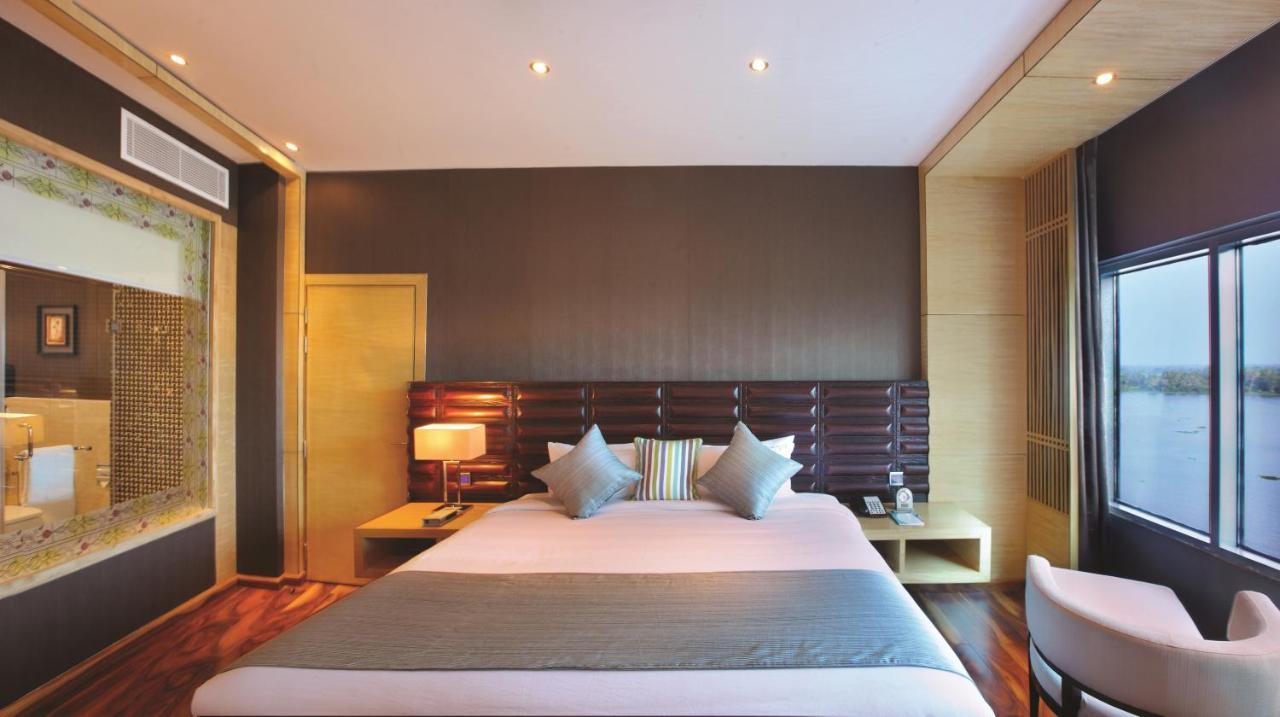 Ramada By Wyndham Alleppey Alappuzha Extérieur photo